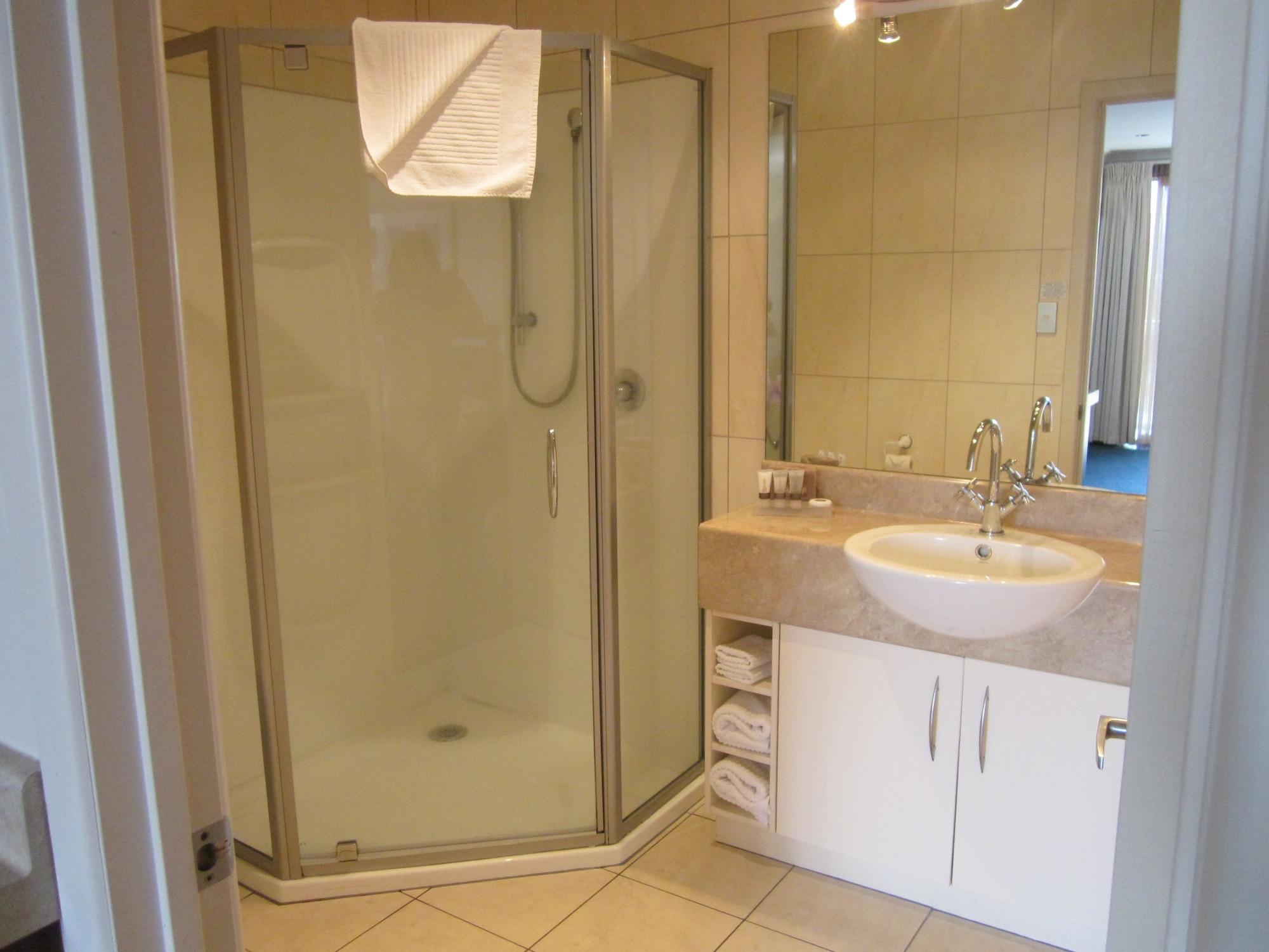 Stay 284 Rotorua - Refurbished Modern Accommodation ภายนอก รูปภาพ