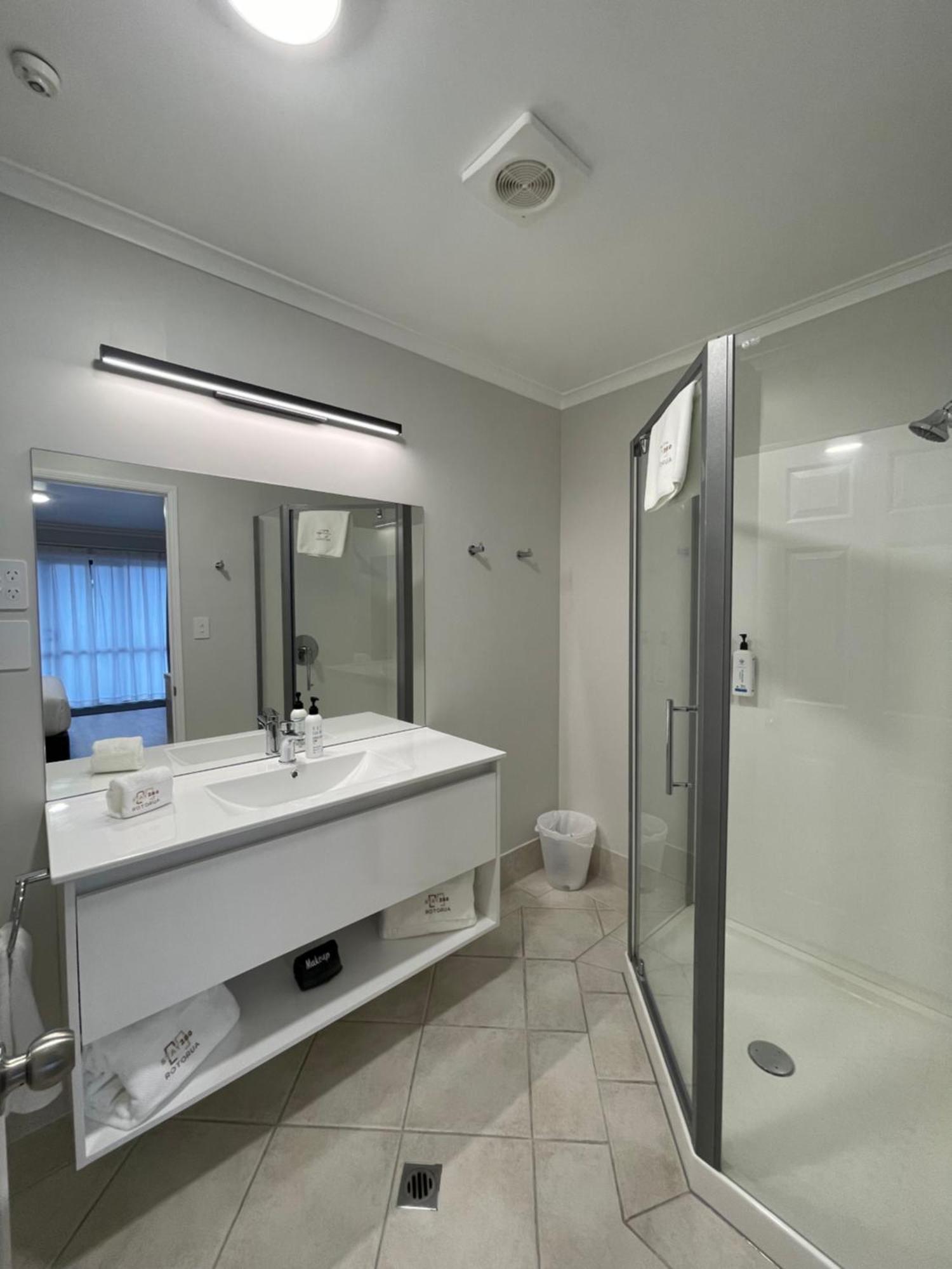 Stay 284 Rotorua - Refurbished Modern Accommodation ห้อง รูปภาพ