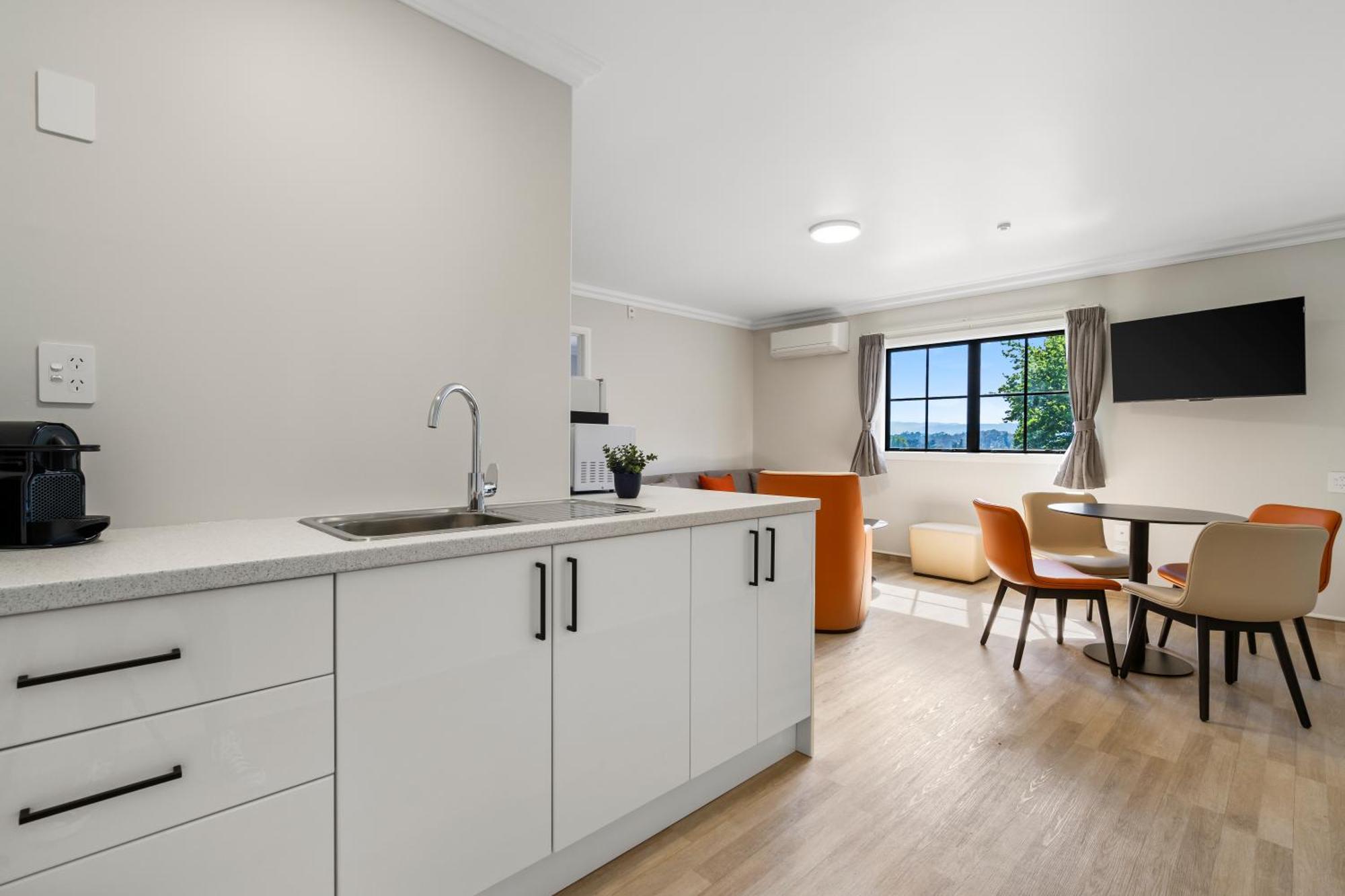 Stay 284 Rotorua - Refurbished Modern Accommodation ภายนอก รูปภาพ