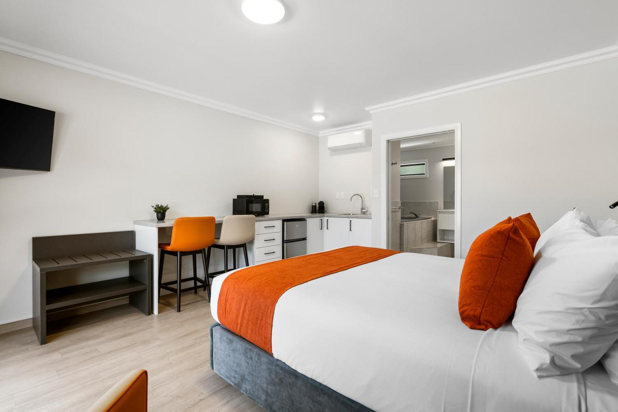 Stay 284 Rotorua - Refurbished Modern Accommodation ภายนอก รูปภาพ