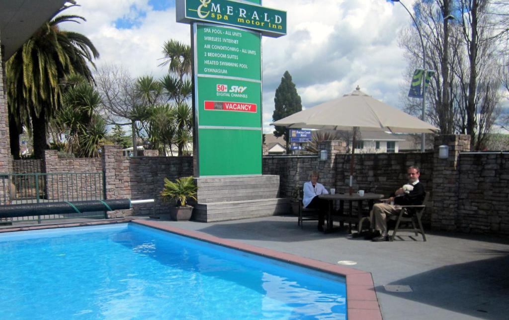 Stay 284 Rotorua - Refurbished Modern Accommodation ภายนอก รูปภาพ