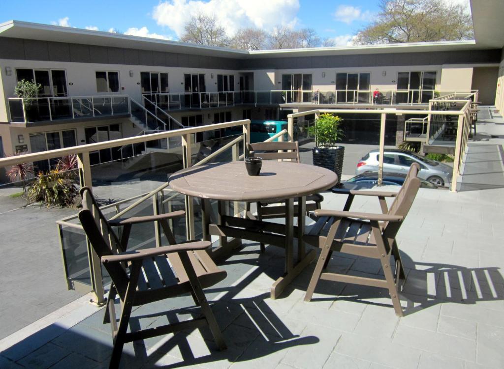 Stay 284 Rotorua - Refurbished Modern Accommodation ภายนอก รูปภาพ