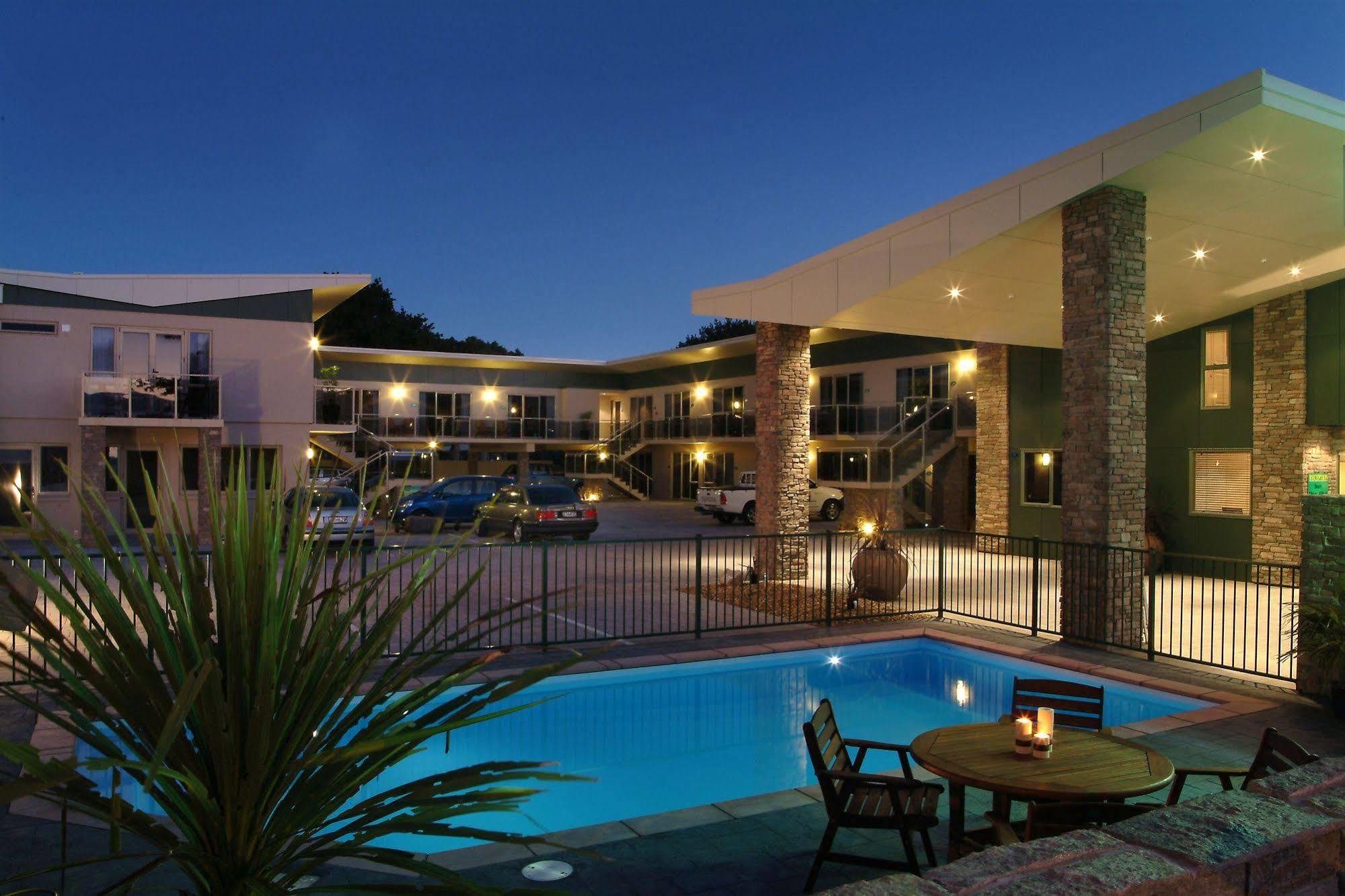 Stay 284 Rotorua - Refurbished Modern Accommodation ภายนอก รูปภาพ